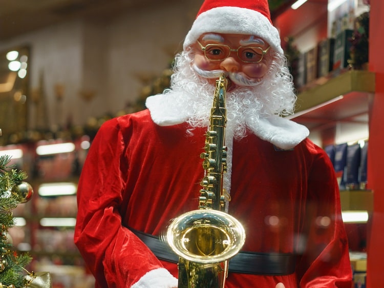 Saxophone playing Santa